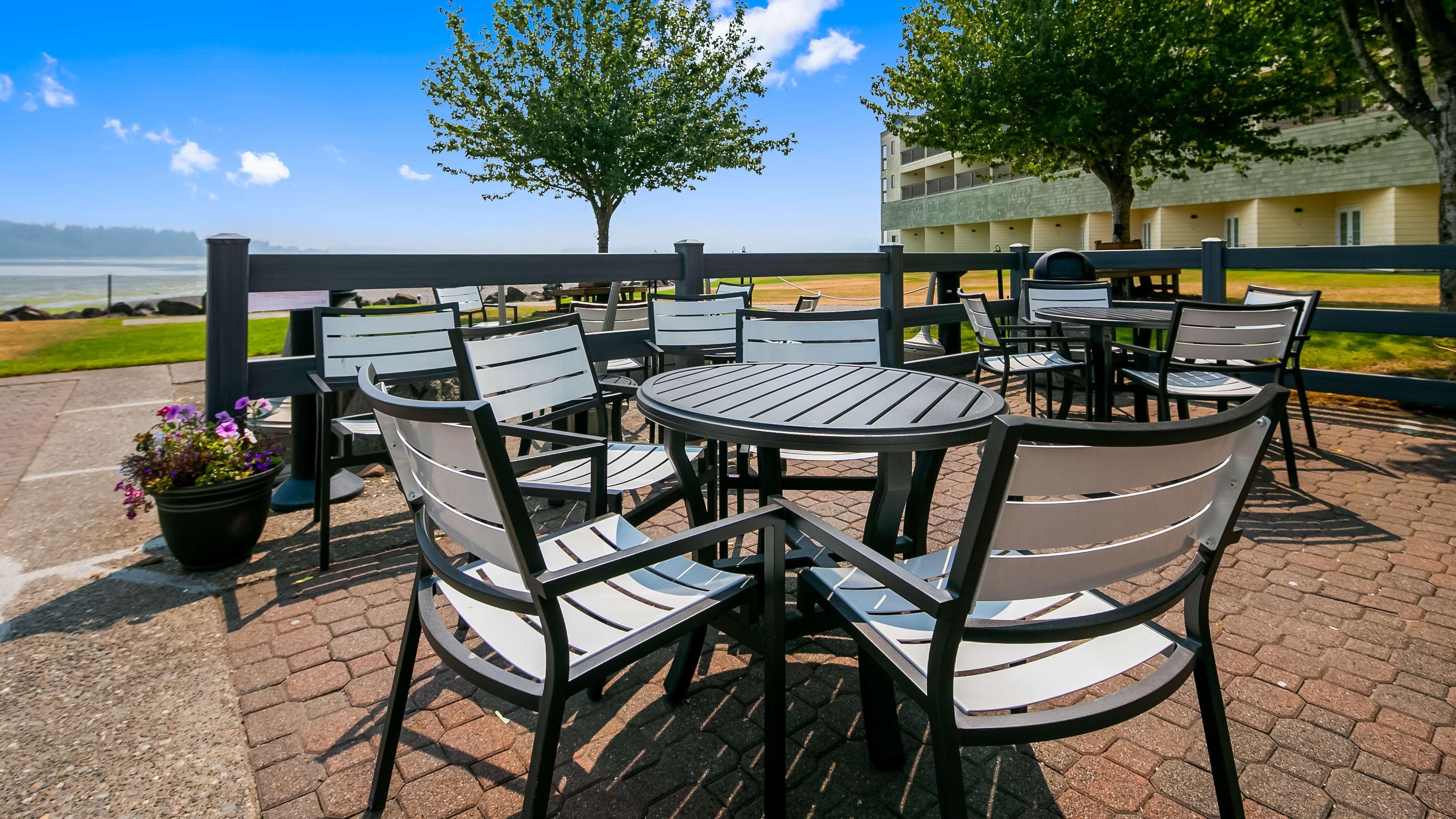 Best Western Plus Silverdale Beach Hotel Exterior photo