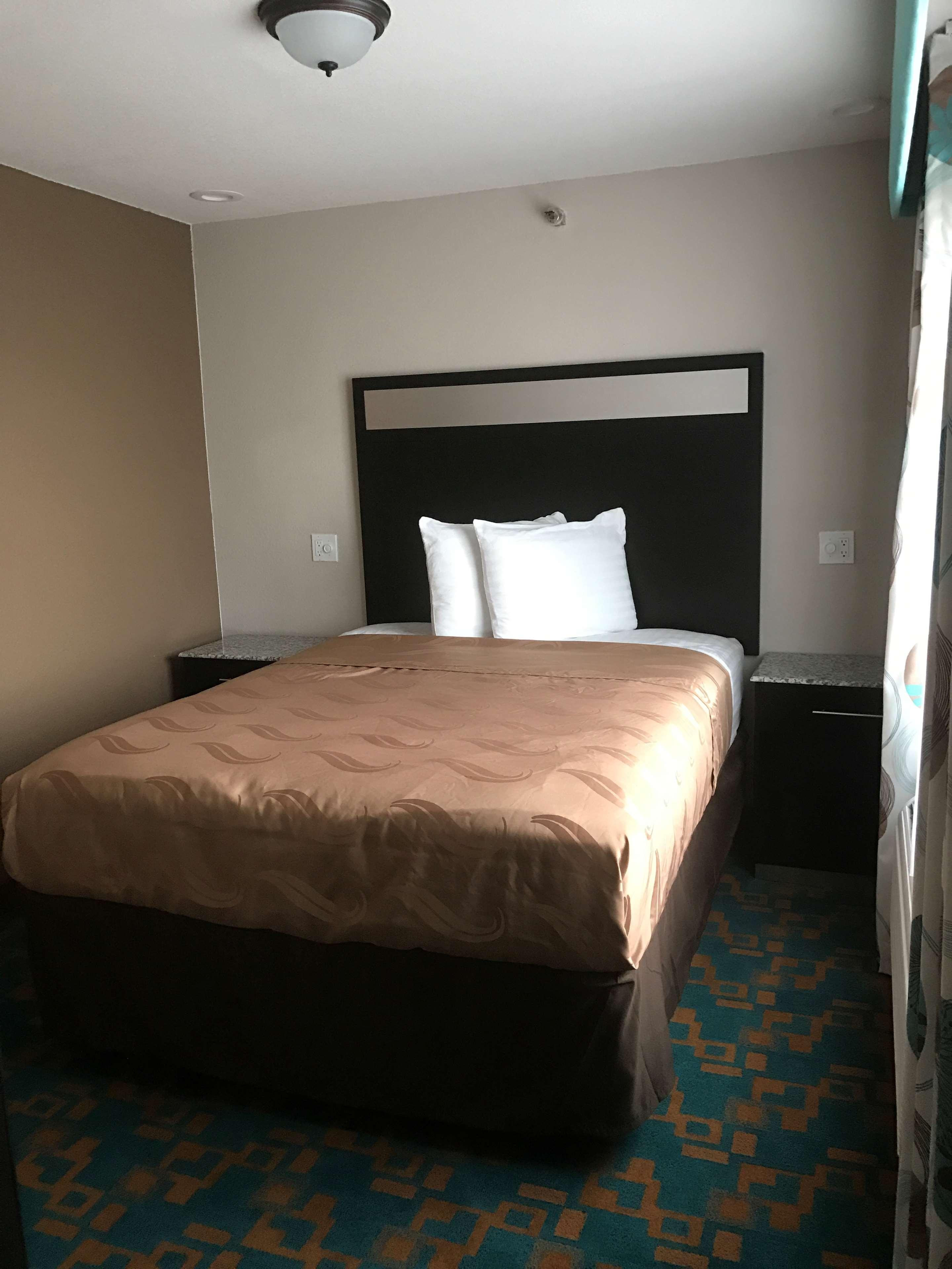 Best Western Plus Silverdale Beach Hotel Exterior photo